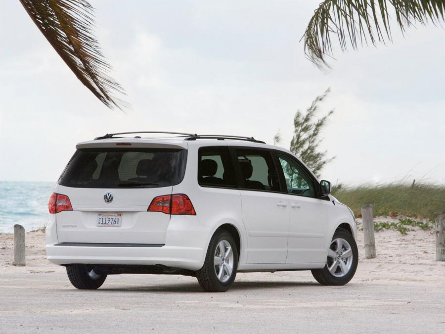  Volkswagen Routan 2008 года  (фото 6 из 26)